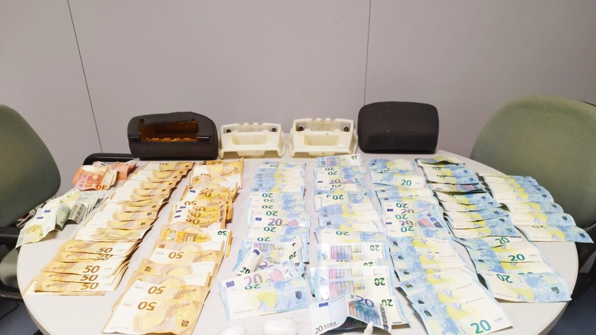Droga i diners confiscats a l’home detingut a Cervera. - MOSSOS D’ESQUADRA