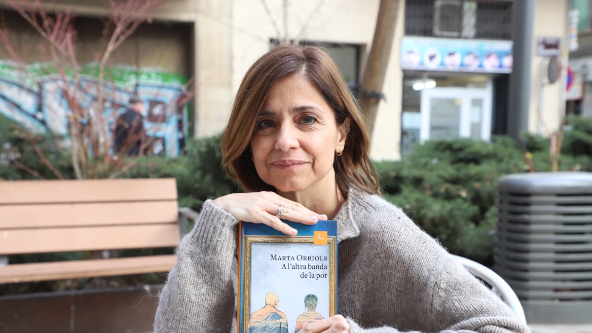 Marta Orriols, ahir a Lleida amb la seua nova novel·la. - MAGDALENA ALTISENT