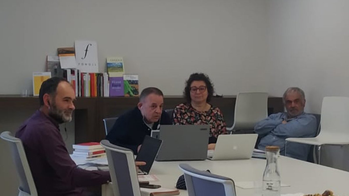 Gelonch y Anna Pérez (Fonoll), con los autores Sanuy y Minguet. - EDITORIAL FONOLL
