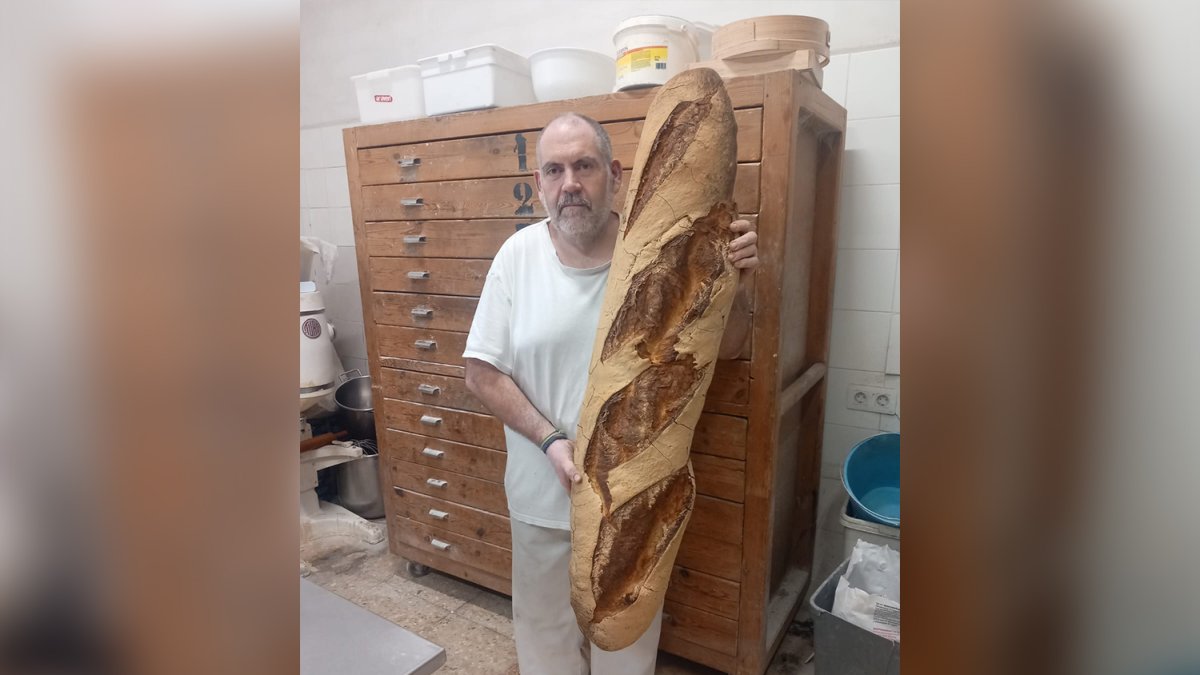 El forner de Bovera amb una barra de 5 quilos