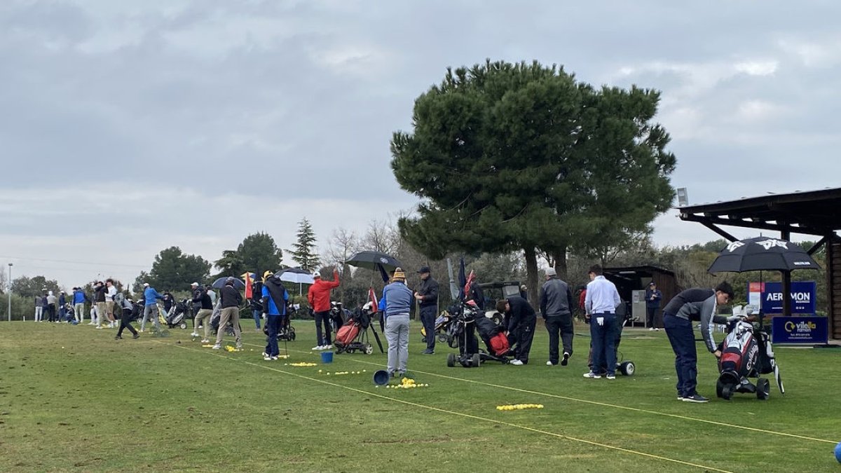 El cántabro Salas, líder en Raimat, y el leridano Llusera en el Top 12 - RFEGOLF