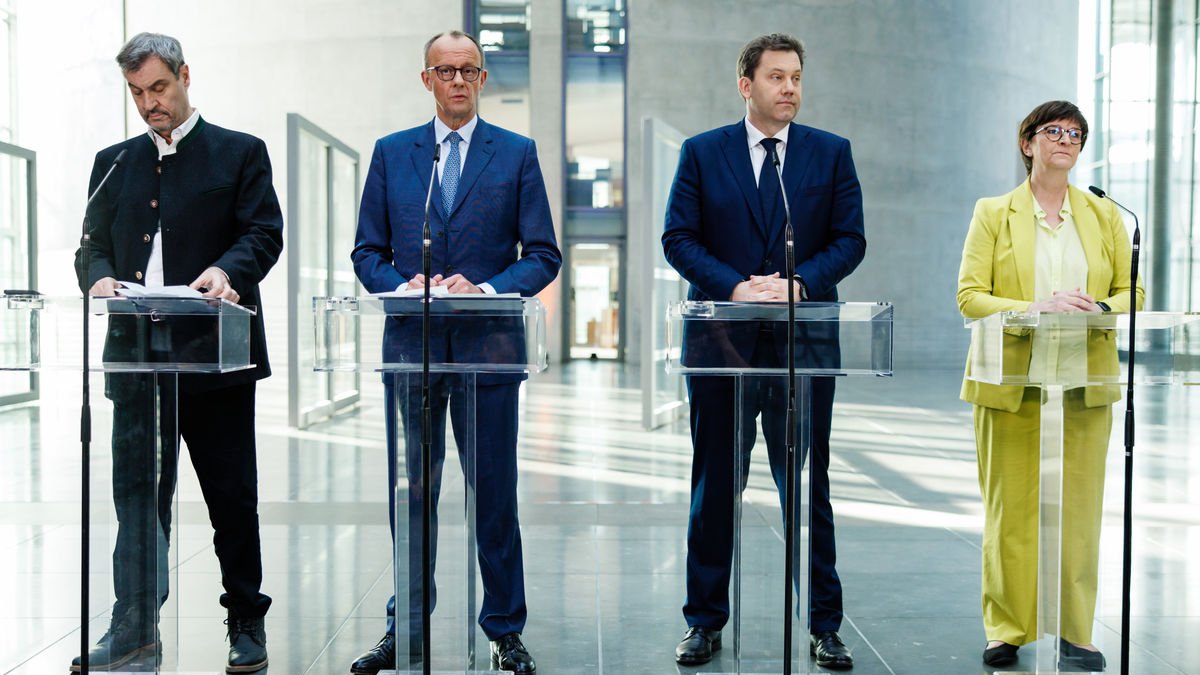 Merz junto al presidente del CSU y los vicepresidentes del SPD. - EFE