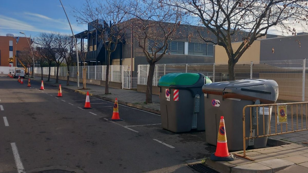 El carrer Pepita Uriz, al costat de l'escola Ciutat Jardí.
