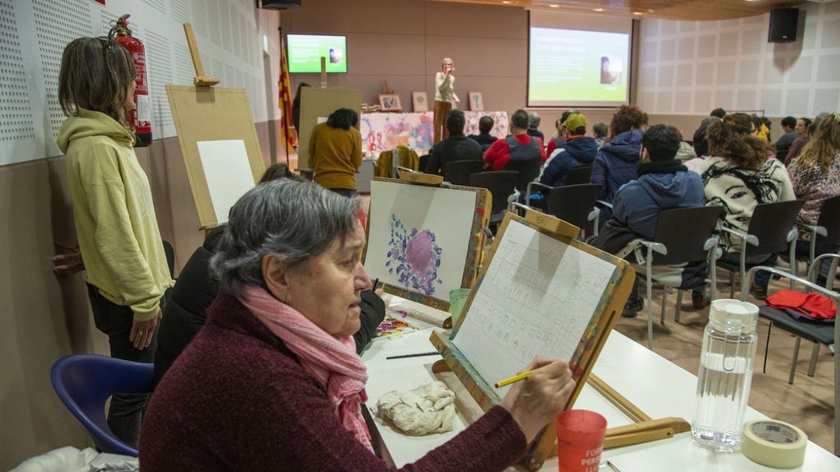La segunda edición del proyecto Connexions Artístiques se presentó ayer en la capital del Urgell. - LAIA PEDRÓS