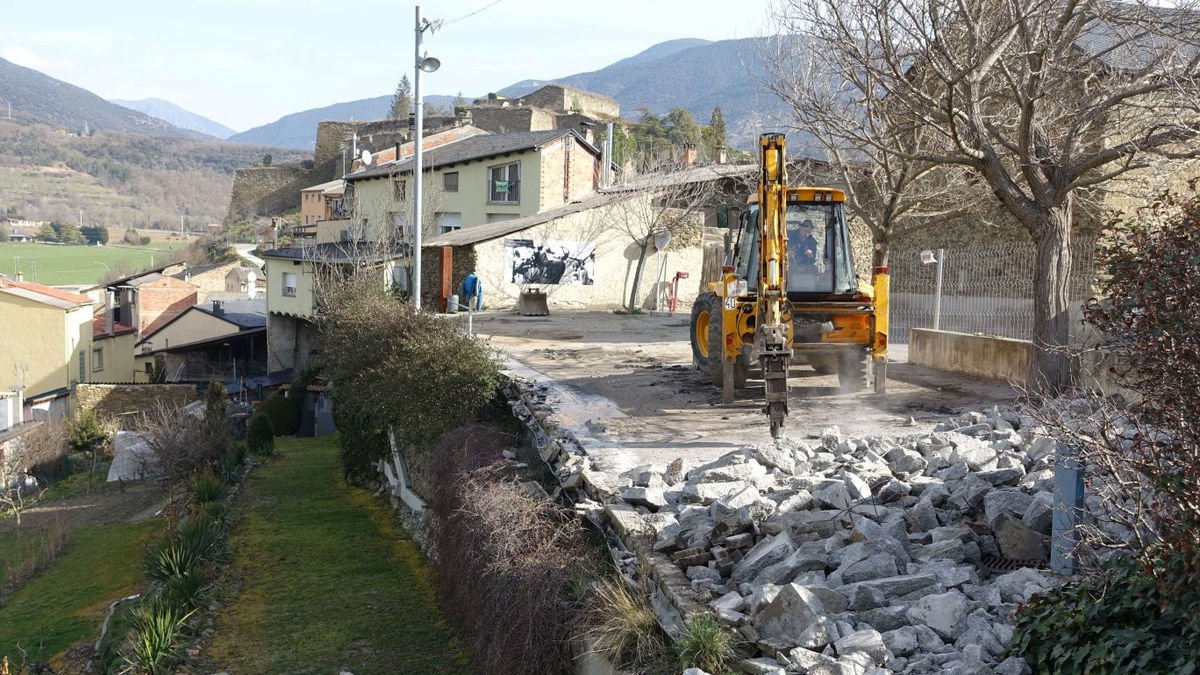 Empieza la mejora de la plaza del Rastrillo - A.L.S.U.