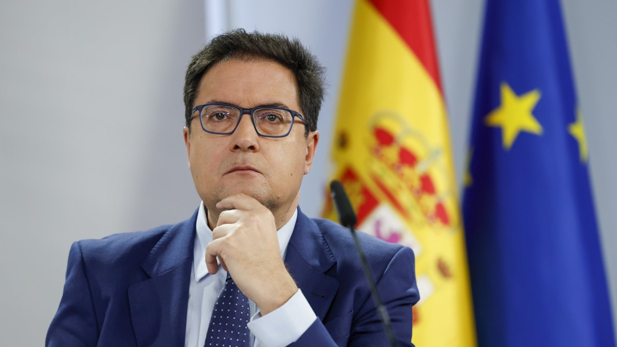 El ministro para la Transformación Digital y de la Función Pública, Óscar López, durante la rueda de prensa posterior a la reunión del Consejo de Ministros celebrado en La Moncloa. 