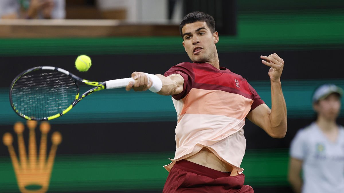 El murcià torna un cop en el seu partit davant de Shapovalov. - EFE
