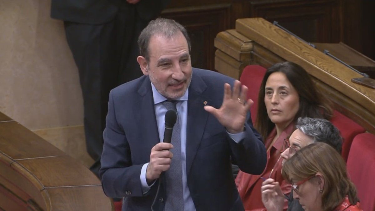 El conseller Espadaler hizo ayer el anuncio en el Parlament. - DEPARTAMENT DE JUSTICIA