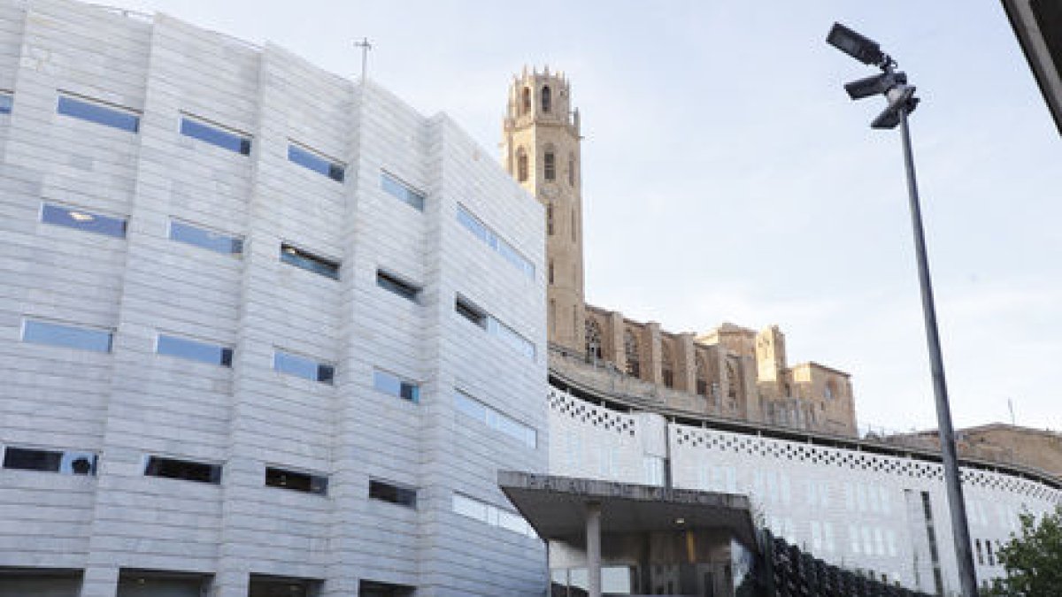 La façana dels jutjats de Lleida. - AMADO FORROLLA