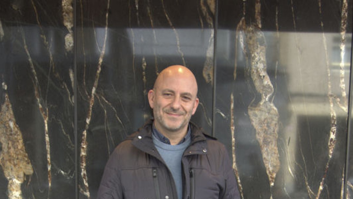 Francesc Baena: “Se’m va encendre el llum: que els prefacis narressin la trama... i amb humor! - M.R.V.