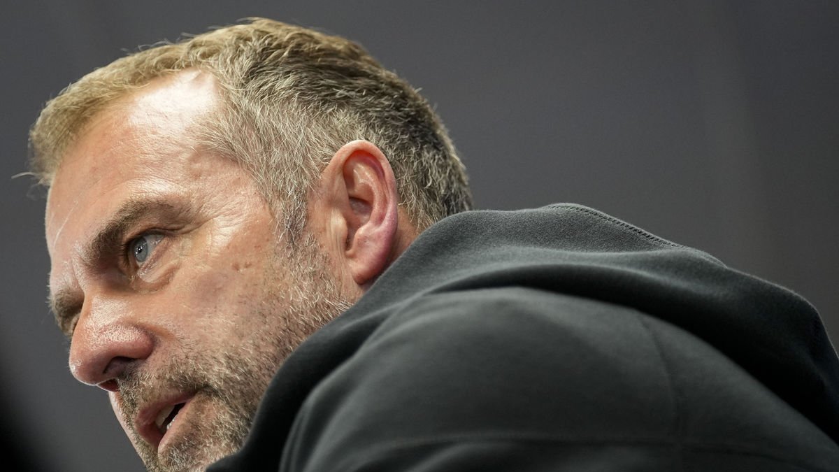 Hansi Flick, ahir en roda de premsa. - EFE/ ENRIC FONTCUBERTA