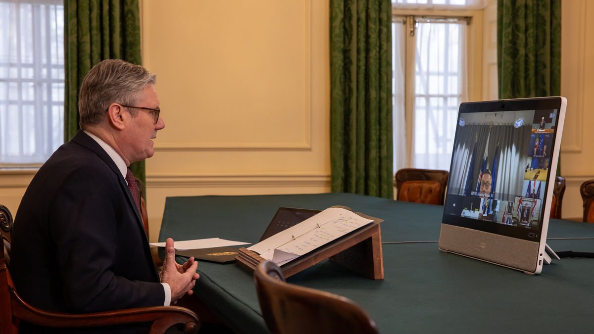 Starmer durante la cumbre virtual celebrada ayer. - EFE