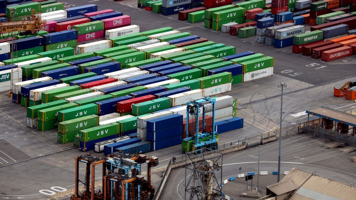 Moltes de les mercaderies que exporta Lleida arriba a altres països a través del port de Barcelona. - ACN