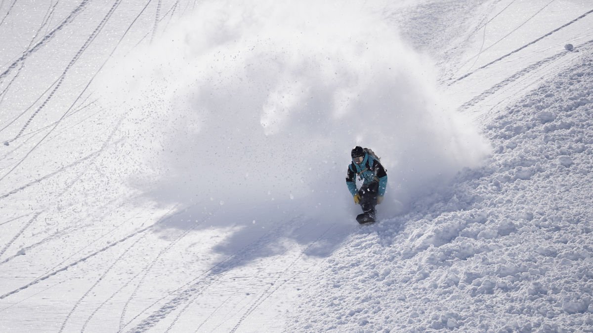 Uno de los riders participantes durante la bajada. - ©KIMETZ MINTEGI/BACKCOUNTRY CHALLENGE