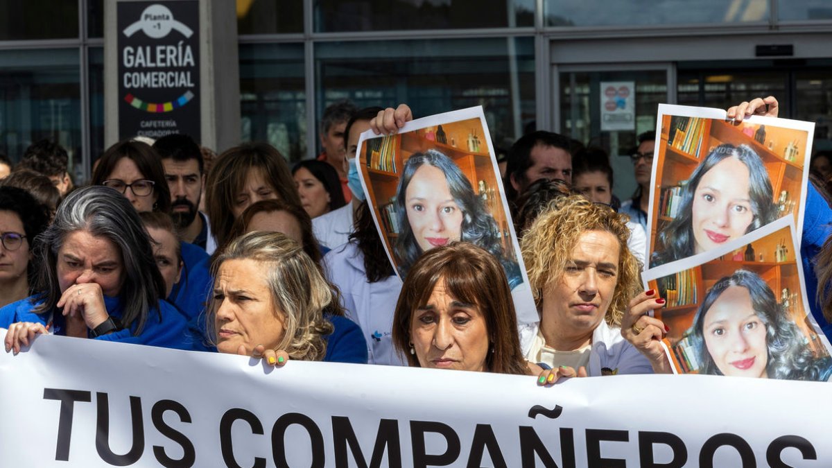 Minuto de silencio por el asesinato de Andrea en Burgos. - TOMÁS ALONSO / EUROPA PRESS