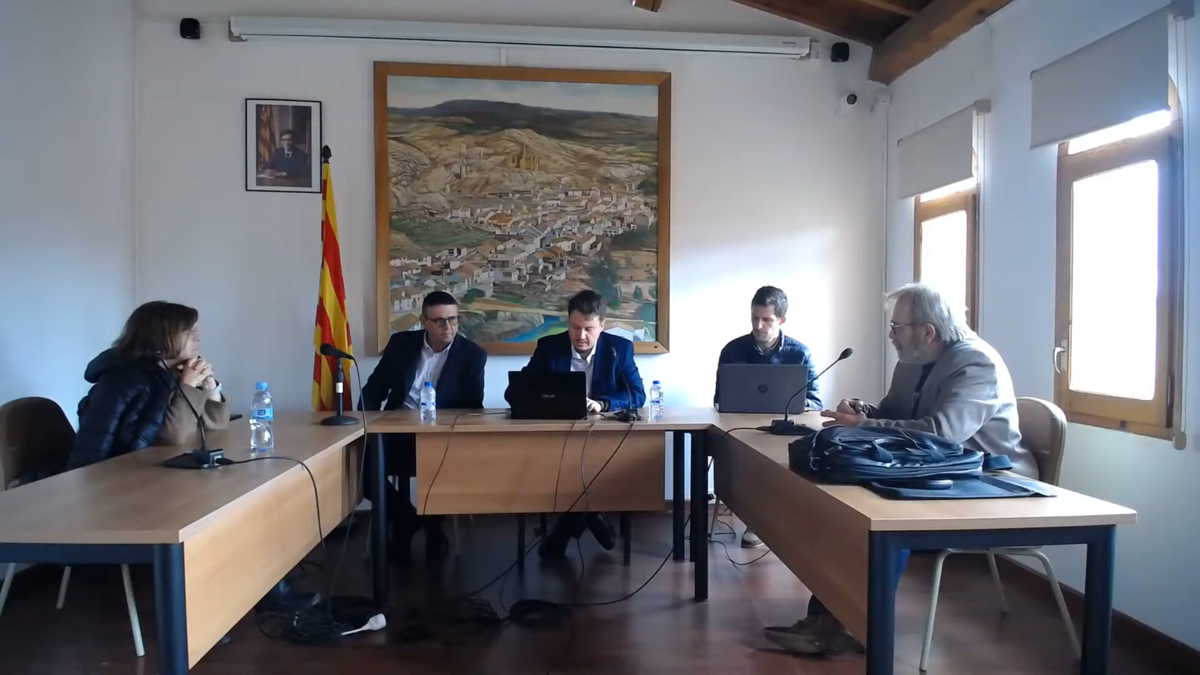 El segundo pleno de ayer en Castelló de Farfanya.