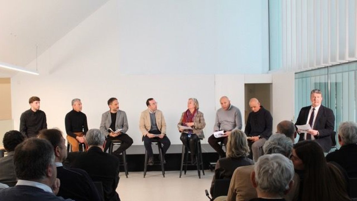 Xavier Palau i els representants de les entitats durant l’acte. - PP