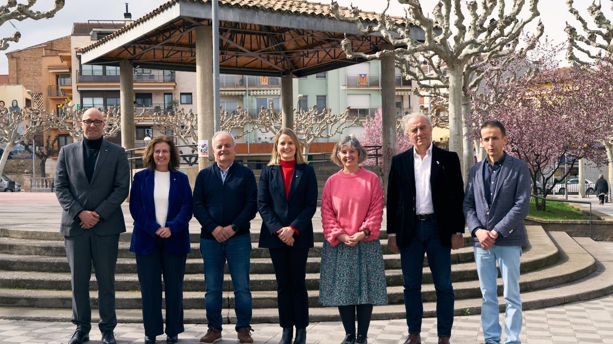 Presidents dels consells, la delegada i la consellera a Sort.