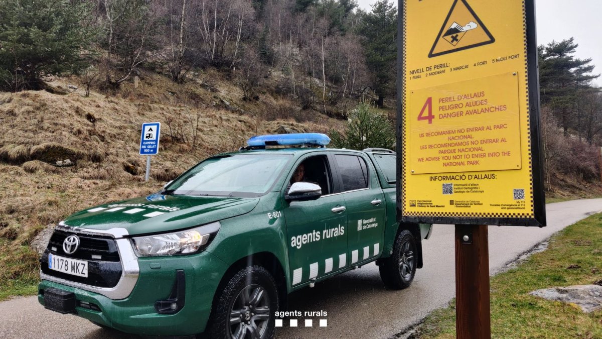 Un vehicle dels Agents Rurals al Parc Nacional d'Aigüestortes.
