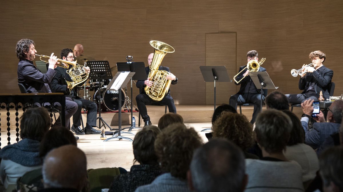 El grup Ària Brass Ensemble, ahir a l’Auditori de Cervera. - LAIA PEDRÓS