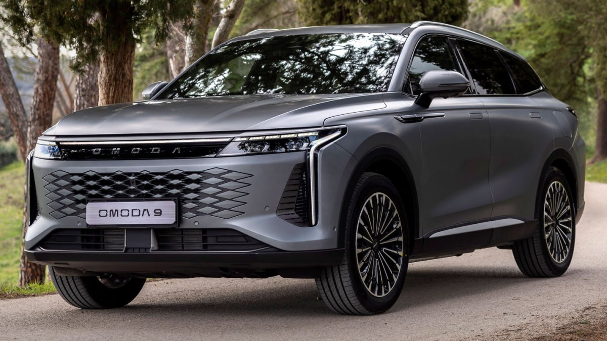 Es tracta d’un SUV de grans dimensions que ofereix una impactant combinació d’innovació, disseny i caràcter prèmium.