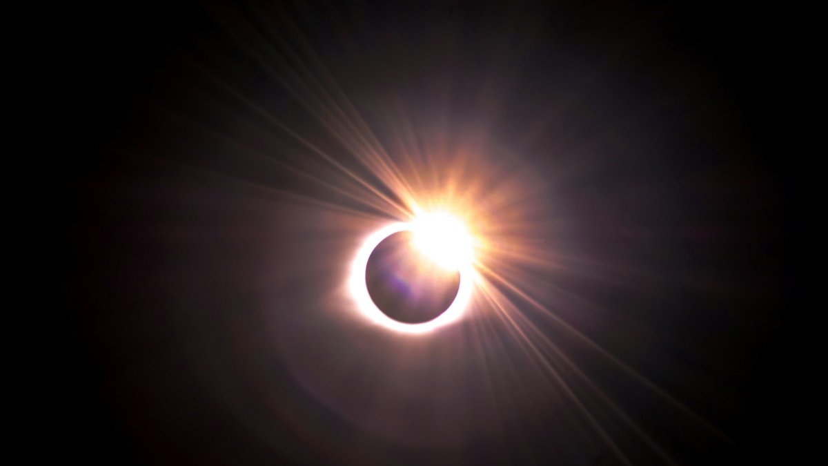 Imagen de archivo de un eclipse solar.