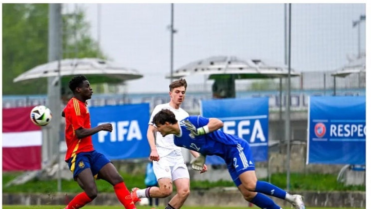 Omar Janneh, en una acció del partit d’ahir. - RFEF