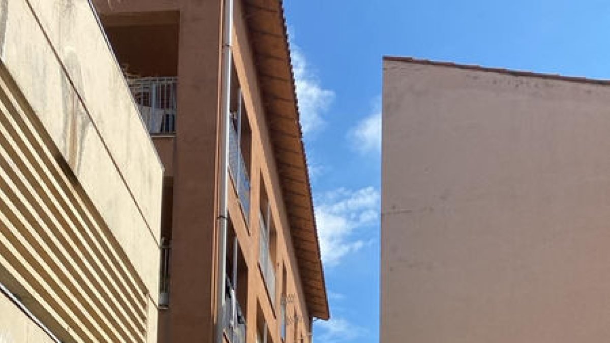 Los Bomberos trabajando en el lugar.