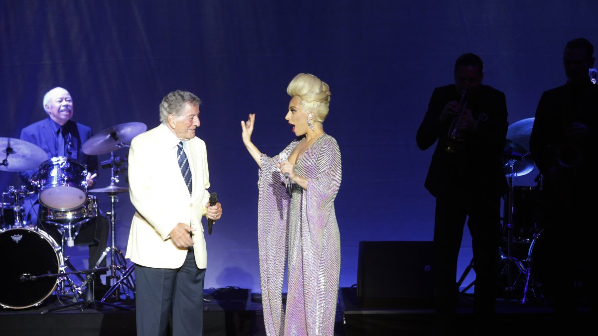 Lady Gaga i Tony Bennett en un moment de la seva actuació al Festival de Cap Roig.