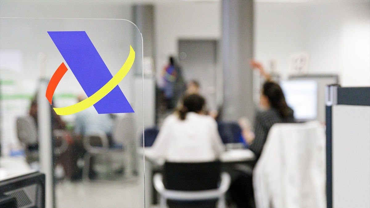 Una de les delegacions de l’Agència Estatal Tributària. - CARLOS LUJÁN / EUROPA PRESS