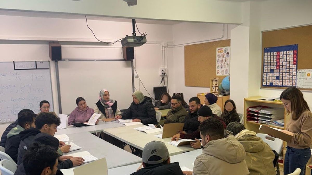 Formació de primera acollida per a vint migrants a la Granadella - CC GARRIGUES