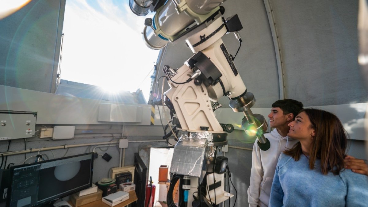 Uno de los telescopios del Parc Astronòmic del Montsec donde este sábado se podrá observar el eclipse de sol.