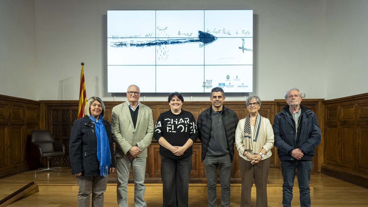 Presentación ayer en el IEI del 50 aniversario de la entidad. - IEI