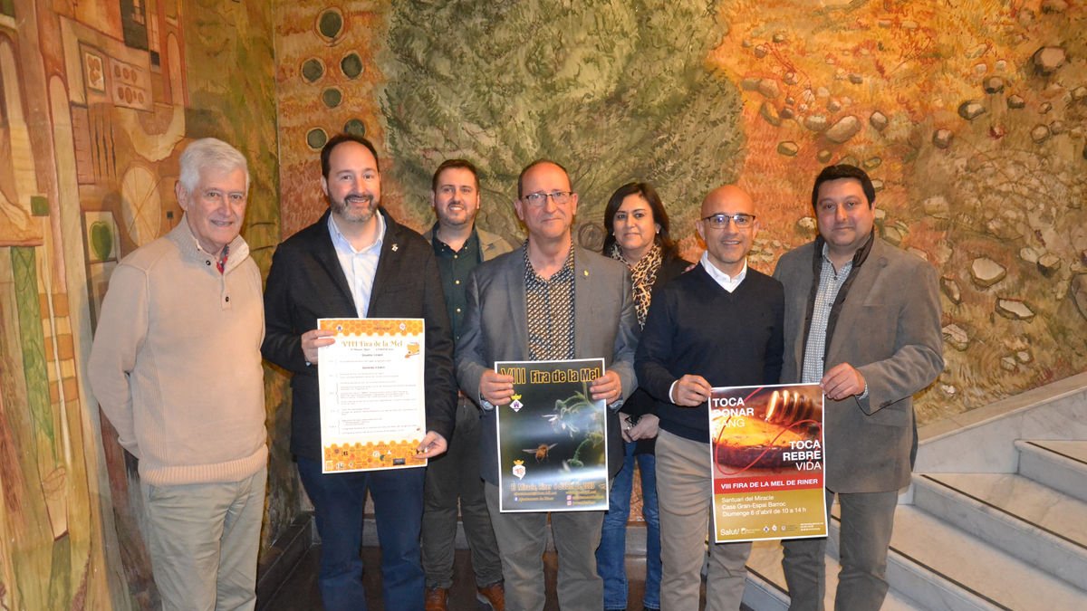 Organizadores posaron con los carteles de la nueva edición. - DIPUTACIÓN DE LLEIDA