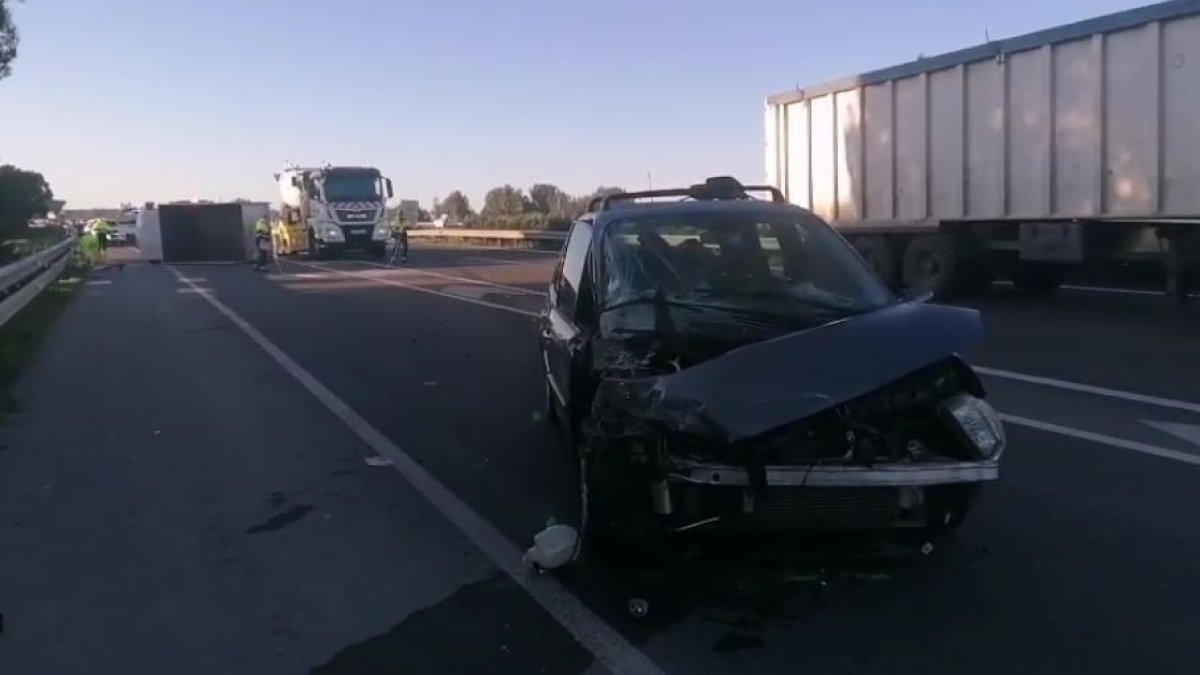 Mor el conductor d'una furgoneta en un accident a l'A-2 a Lleida / Magdalena Altisent