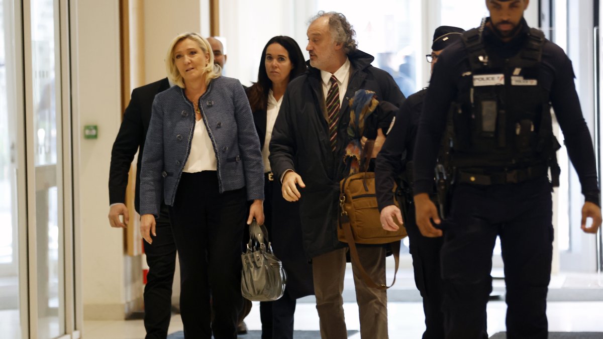 L’arribada de la líder de l’extrema dreta francesa Marine Le Pen al tribunal a Paris.