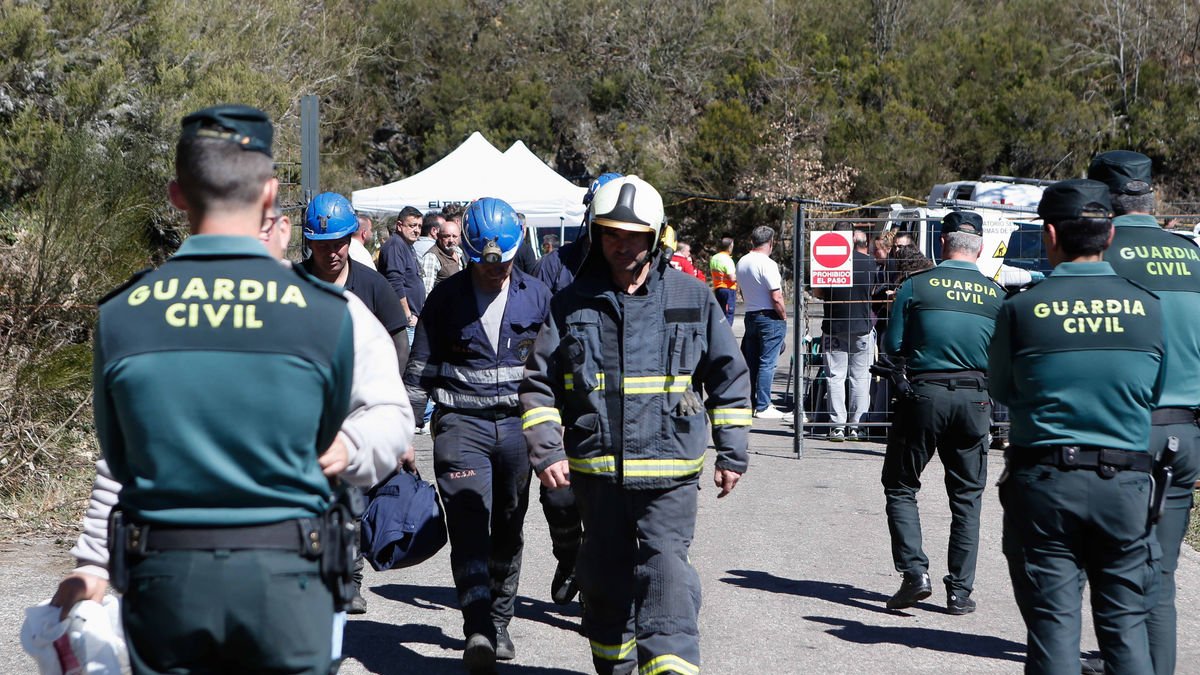 Efectius d’emergències durant les tasques de recerca de les víctimes de l’accident a la mina. - EUROPA PRESS