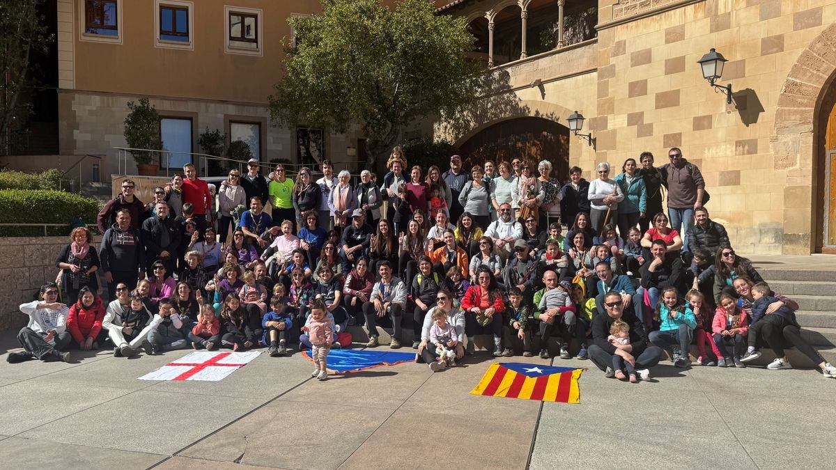 Los participantes en la celebración, en Montserrat. - A.LO MERLET