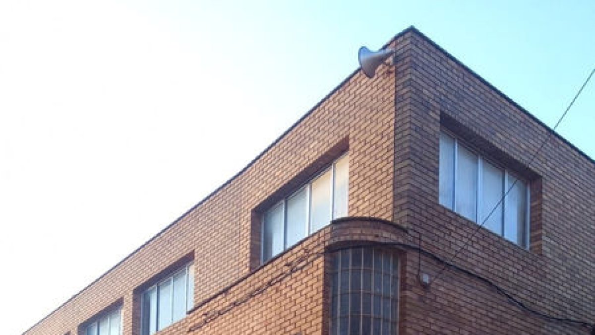 L’edifici de la cooperativa, que acollia l’únic bar del poble. - AJUNTAMENT DE GRANYENA