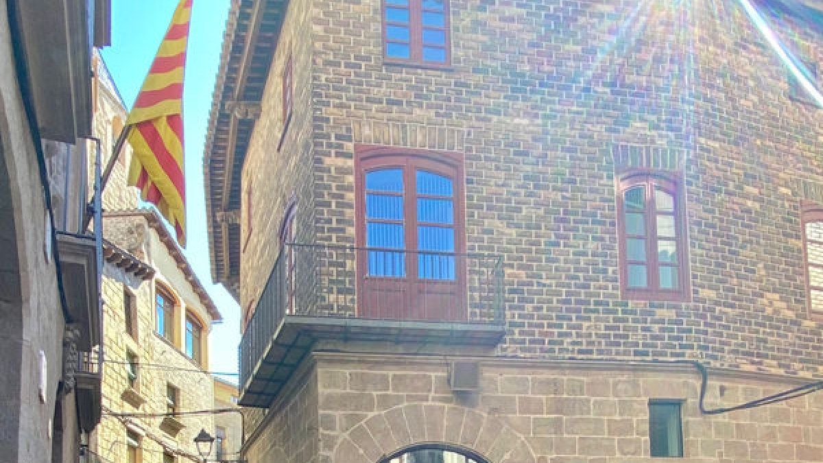 L’acte que es va celebrar a la plaça de l’Ajuntament de Solsona. - AJUNTAMENT DE SOLSONA