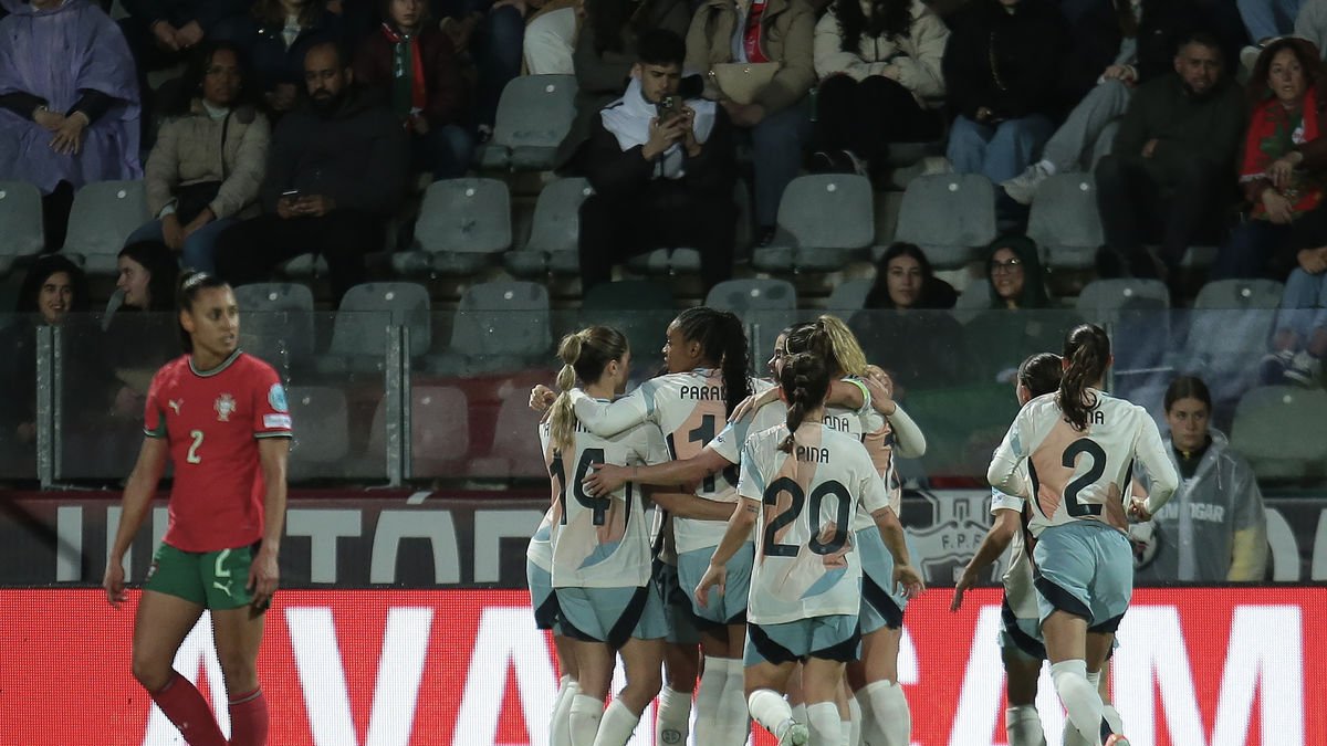 Jugadores de la selecció espanyola celebren un dels gols. - EFE