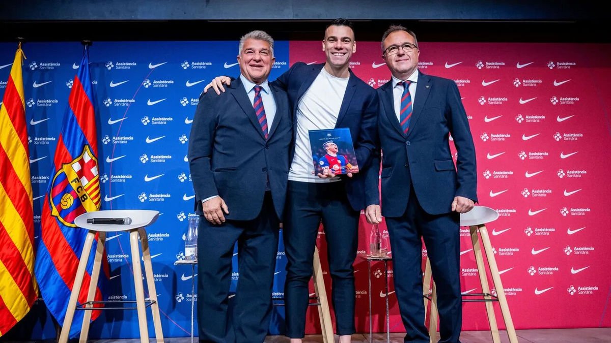 Lozano se retira- Sergio Lozano, uno de los referentes del fútbol sala, anunció, a los 36 años, su retirada al final de temporada con el Barça, que retirará su dorsal ‘9’ tras 14 años como azulgrana. - FC BARCELONA