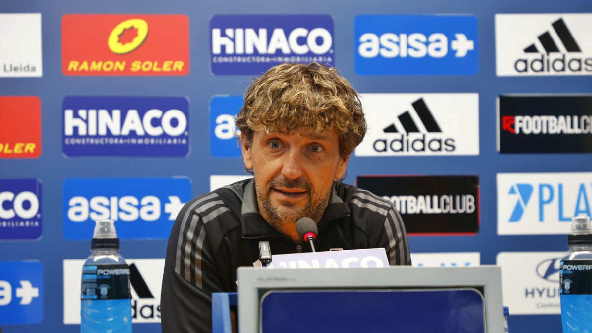 Iñigo Idiakez, ahir durant la roda de premsa. - JORDI ECHEVARRIA