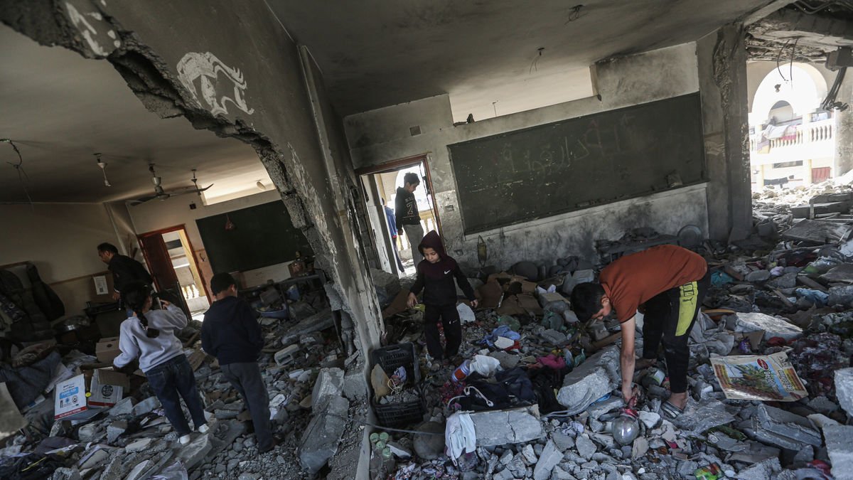 Estat en el qual va quedar l’escola de Gaza després del bombardeig israelià, amb almenys 31 morts. - EUROPA PRESS