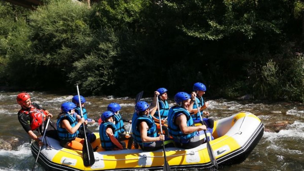 Un descenso de rafting en el Noguera Ribagorçana.