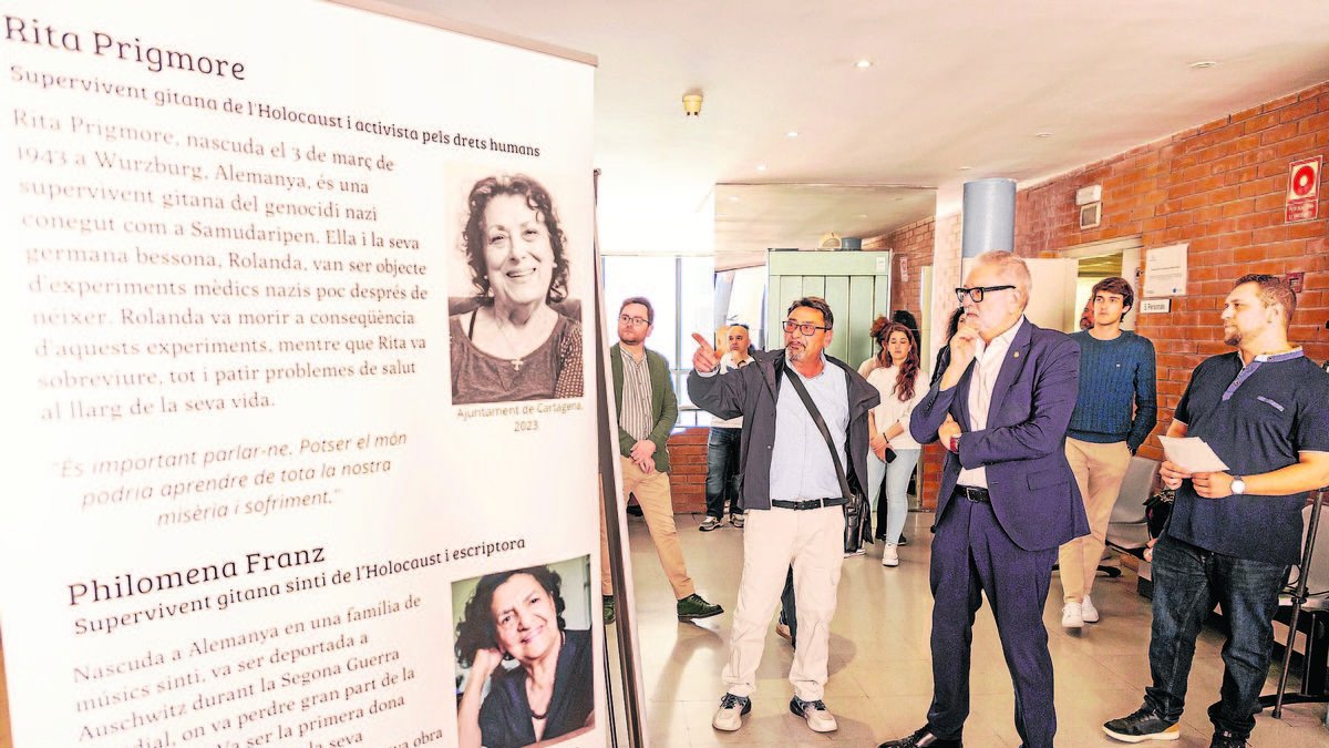 L’exposició estarà al centre cívic del barri un mes i es traslladarà a Santa Maria de Gardeny. - JORDI ECHEVARRIA