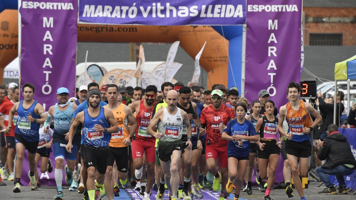 Momento de la salida de la Marató de 2024. - SANTI IGLESIAS
