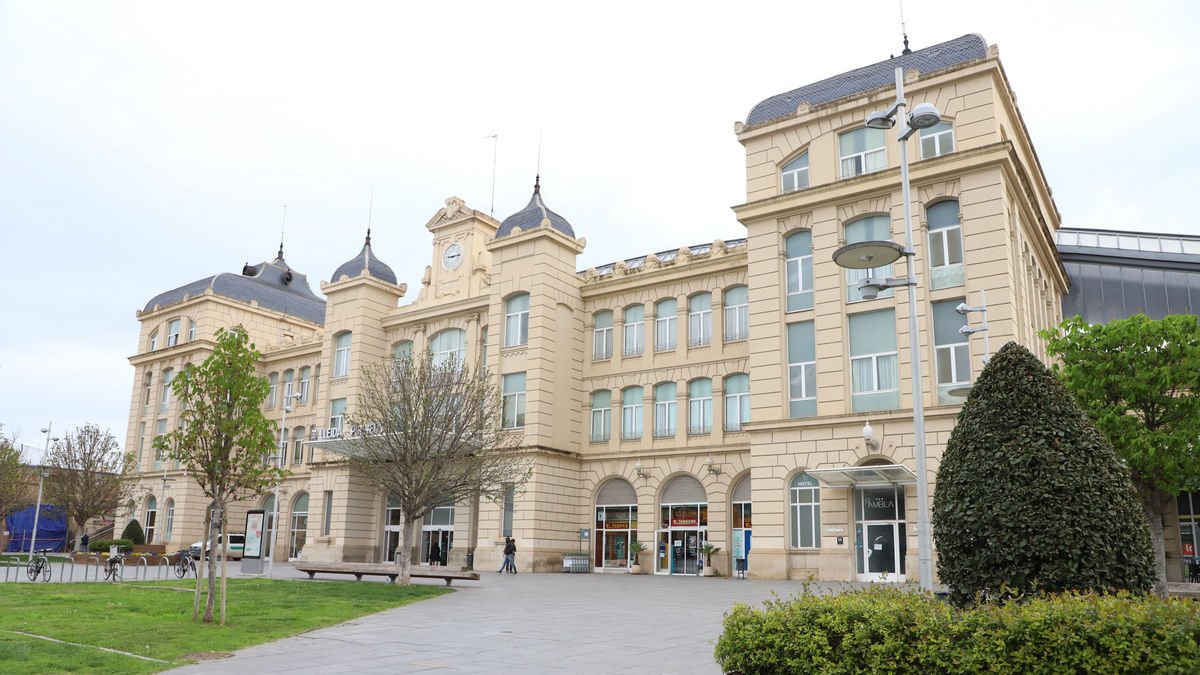 L’antic hotel d’Adif ocupava les plantes superiors de l’estació de trens. - MAGDALENA ALTISENT