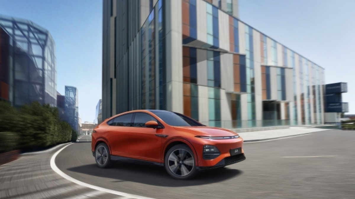 Totalment equipat de sèrie, està proveït amb l’innovador sistema XPILOT, el seu Sistema Avançat d’Ajuda a la Conducció avalat per IA.