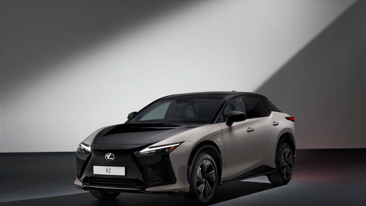 Incorpora una nova bateria que ofereix una autonomia de fins a 100 km i càrregues més ràpides.